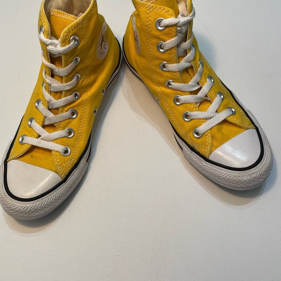 Converse Chuck Taylor   Size 4  Sneakers SB-AR - Picture 2 of 8